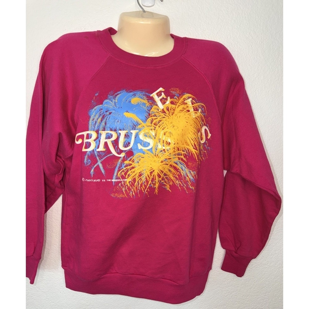⁠Vintage 80s Brussels Fireworks Graphic Sweatshirt Hot Pink Magenta Retro Small⁠